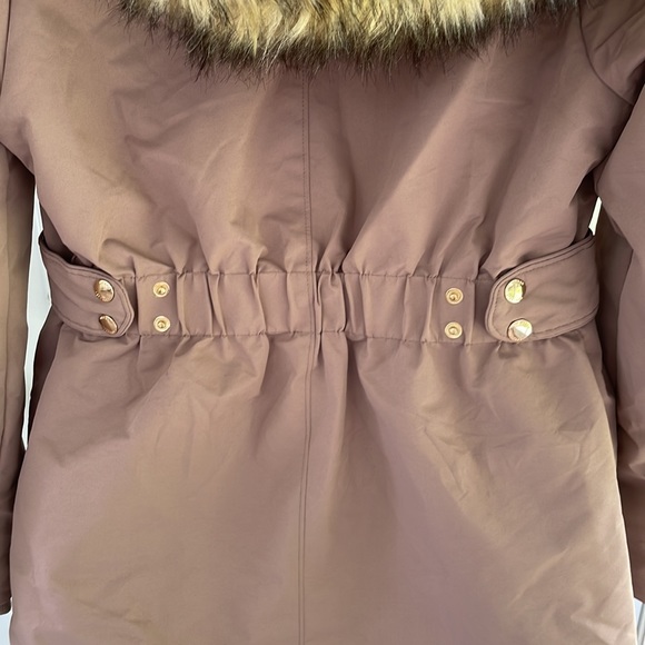 Beautiful thick coat - Picture 9 of 10